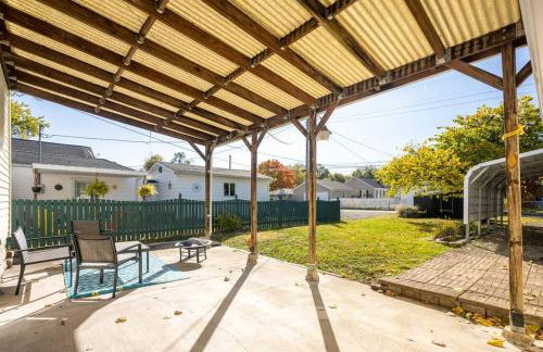 Charming Modern Farmhouse Retreat - Foto 41