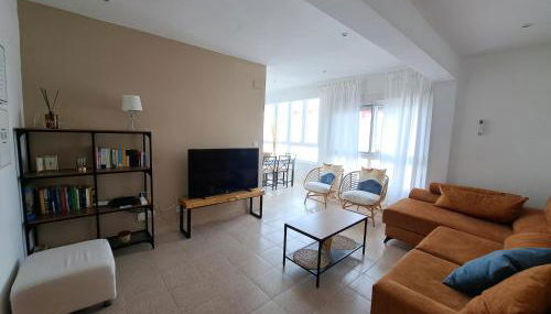 Ático primera línea de playa con vistas al Mar-Climatizado-Wifi-Parking-Solo familias - Foto 3