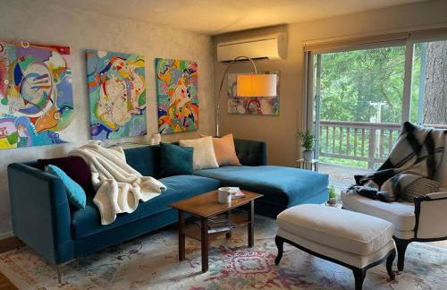 Forest Gallery- Mid-Century Modern With City Views - Photo 11