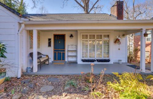 Unwind Fireside and Walk to Dtwn! Tyron Retreat - Foto 26