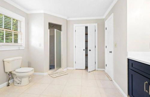 Lovely 5Bed, 3-FullBath ! 5min to free way I-85 - Foto 29