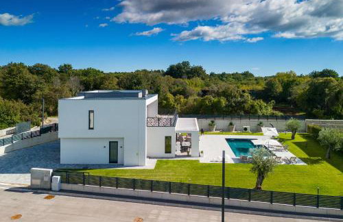 Villa BB Rapsody 10 with heated salt water pool - Foto 29