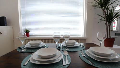 2-Bedroom, Free Parking, High Speed Wi-Fi, Swinton Manchester - Foto 3