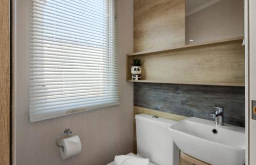 Lake View Escape - Fishing Lakes, Heated Outdoor Swimming Pool 500yrds on Sister Park , Pool Open April to September - Foto 27