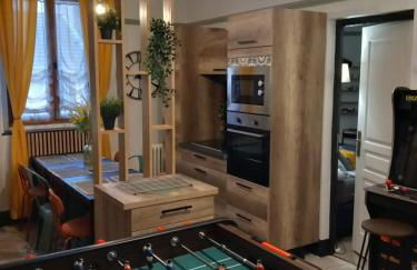 Les Loges Du Théatre 160m2 MAISON PRIVÉ 14 personnes MAX tout équipé a 200m de l'AVENUE DE CHAMPAGNE et toutes commodités DEGUSTATION CHAMPAGNE OFFERTE jacuzzi sauna jeux velos EMPLACEMENT EXCEPTIONNEL et CHIC - Foto 9