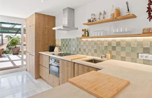 StayatSas Marbella Luxury 2 Bedroom Apartment, 80 m2 Private Terrace, Pools, Walk to Beach & Puerto Banús - Foto 11