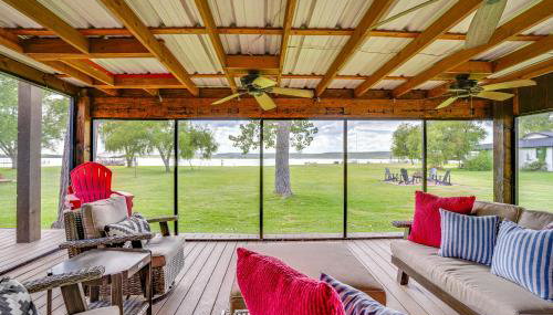 Lakefront Graford Home with Fire Pit and Private Dock! - Foto 2