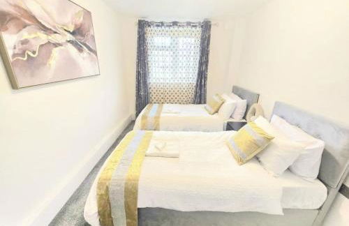 Spacious 3BR Home Hornchurch | Parking | Sleeps 5 - Foto 4