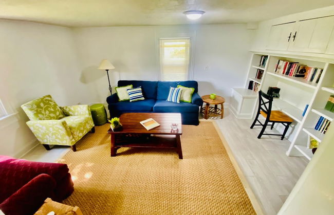 Cheerful 3 Bedroom Home Walk to UVA Stadium - Foto 31