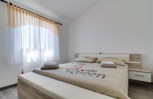 Lovely VILLA Piljan with a private swimming POOL - Foto 25