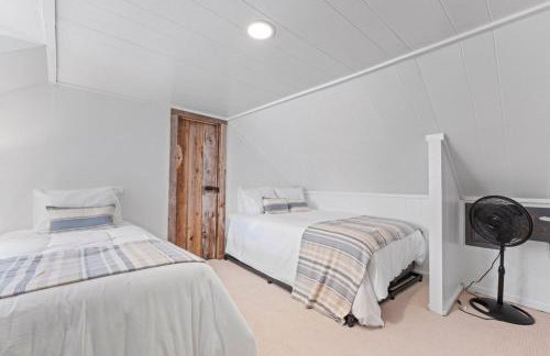 Modern Lux Cabin w Mtn Views and Fire Pit - Foto 40