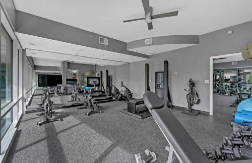 Modern 3 bedroom condo in downtown w free parking - Foto 44