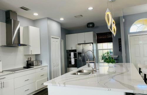 Paradise Heated Pool Home Near IMG and Siesta Key Beach - Photo 9