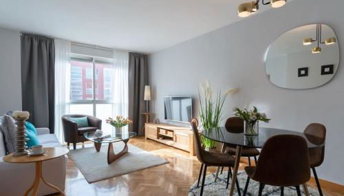 Vivienda con zona de trabajo, piscina y parking - Foto 2