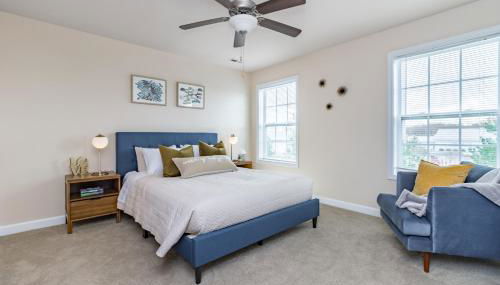 ConTemporary Stay in Central Peoria - Photo 3