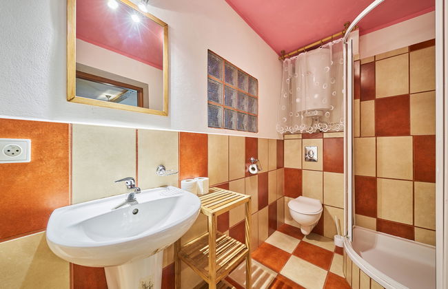 2 bedroom Apartment in Stárkov with swimming pool and garden - Photo 21