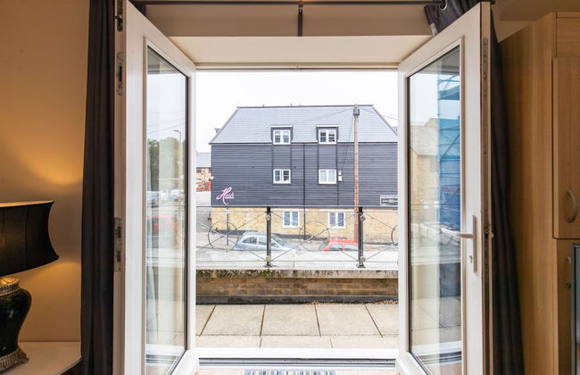 Velvet 1-bedroom Apartment With Balcony, Hoddesdon - Foto 48