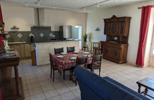 Gîte de charme près de Cognac avec vélos et jardin - FR-1-653-205 - Foto 6