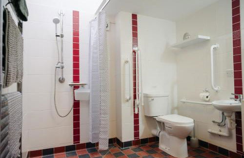 Vale Farm Cottages - Photo 12