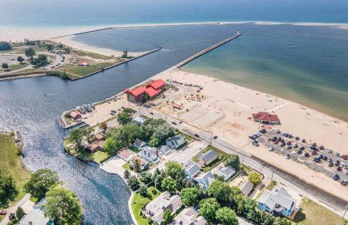 Chic Manistee Cottage Steps to Lake Michigan! - Foto 31