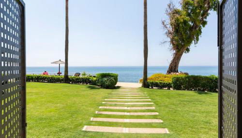 Apartamento lujo en primera línea de playa en Bahía de la Plata, Estepona - Photo 2