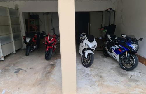 Große & voll ausgestattete Apartments, Studios, Doppelzimmer, Workspace, Parkplatz, Netflix, Prime & schnelles Wifi in ruhiger Lage mit Garten - Foto 23