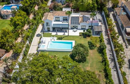 Stunning 6-Bedroom Villa in Guadalmina Baja - Foto 13