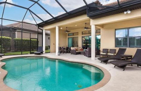Pool Home in Gated Community - Foto 1