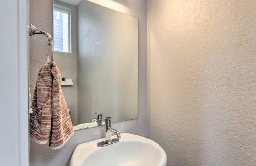 Modern Denver Townhome with Rooftop Terrace! - Foto 13