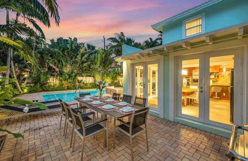 Steps to Beach, Pool, Backyard Oasis, Game Room - Foto 6