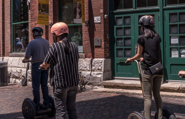 Balade en segway dans le Distillery District - Foto 1