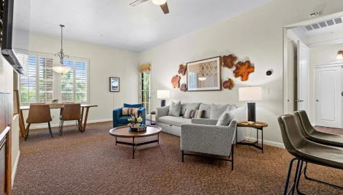 LV105 Upstairs 1 Bedroom Overlooking the Pool - Photo 4