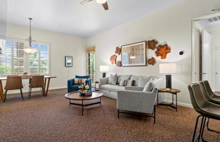 LV105 Upstairs 1 Bedroom Overlooking the Pool - Photo 4