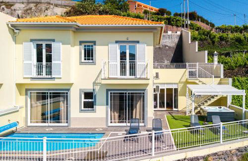 Casa Agrela by Rent2U, Lda Swimming Pool & Jacuzzi - Photo 37