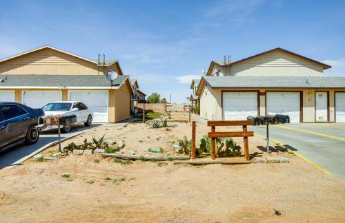Patio and Mtn Views Family Gem in California City - Foto 23