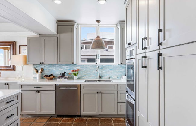 Unbeatable Beachfront Bliss w/ Ocean Views, Luxe Interiors & Patio Beach Road - Foto 15