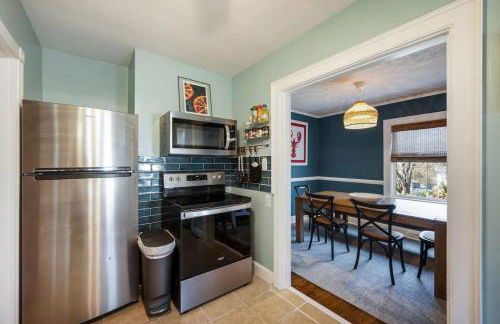 Quaint Cottage in heart of LYH - POOL with HOT TUB! - Foto 20