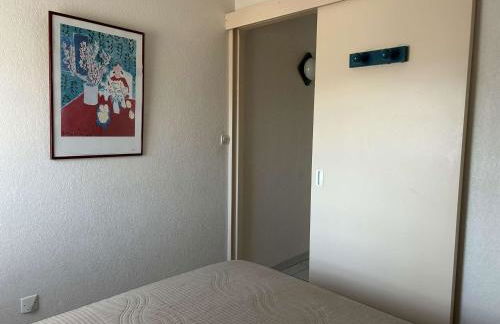 Port Camargue, T2 climatisé, terrasse, parking, animaux admis - FR-1-250-219 - Photo 18