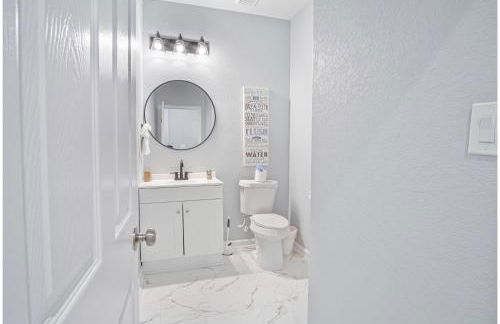 Lovely & Charming 4br/2.5ba Near Downtown's Prime - Foto 32