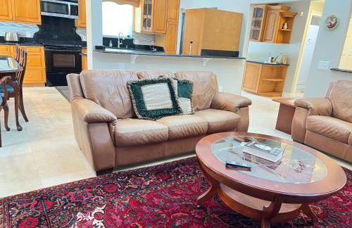 Resort Like house, 4 bedrooms, 3 bathrooms - Photo 24