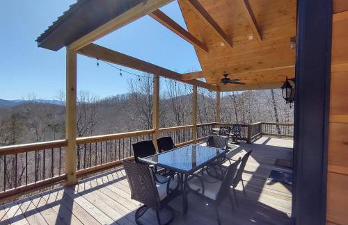 Peace of Heaven, Modern Chic Cabin, Majestic Mountain Views, Hot Tub, Fire Pit, Outdoor Games, Close to Town - Foto 78