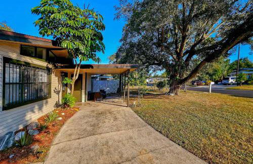 2 Mi to Cocoa Riverfront Park Home with Patio! - Foto 28