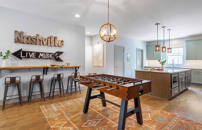 Waverly by Avantstay Nashville-inspired Townhome w/ Luxury Kitchen, Pool Table - Foto 4