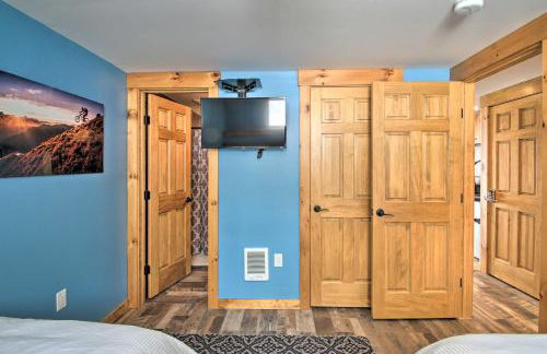 Slopeside Burke Mountain Condo with Fireplace! - Foto 15