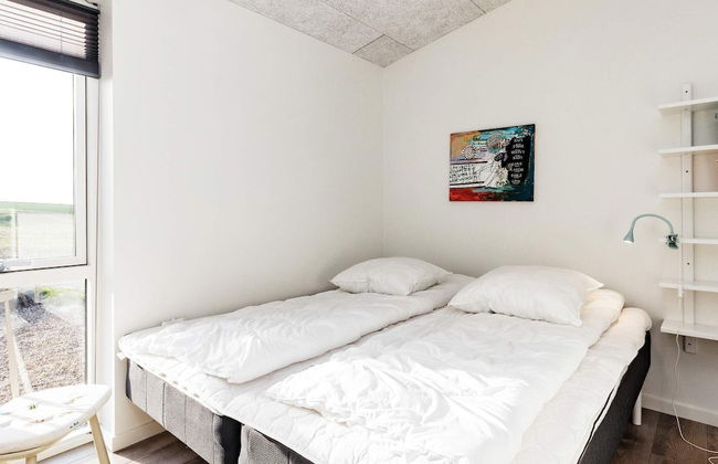 8 Person Holiday Home in Thyholm - Photo 3