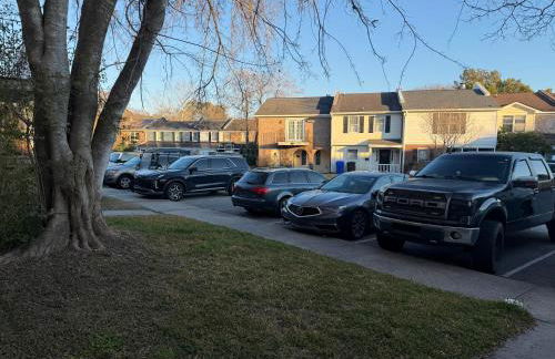 Full townhouse near Shem Creek & Downtown with Hot Tub - Photo 24