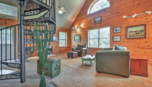 Hillside Cabin on 43 Acres with Private Lake and View! - Foto 3