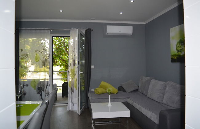 Green-beautiful Modern Apt. With Balcony & Garden - Foto 8