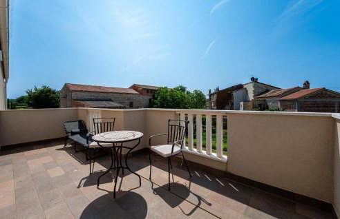 Awesome Home In Brtonigla With Sauna - Photo 22