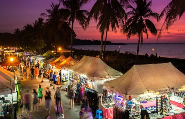 Urbanretreat Modern Outdoor Dining Backyard - Foto 29